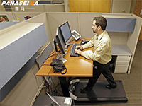 久坐不動(dòng)等于慢性自殺，美國(guó)流行電動(dòng)跑步機(jī)辦公桌